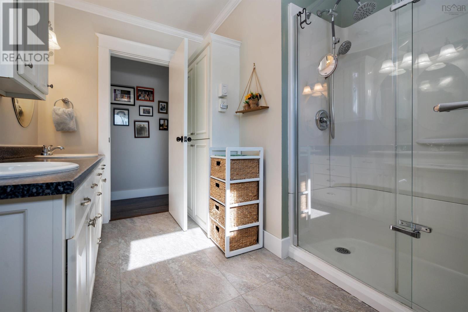 Property 35 of 45 of 209 Louise Street