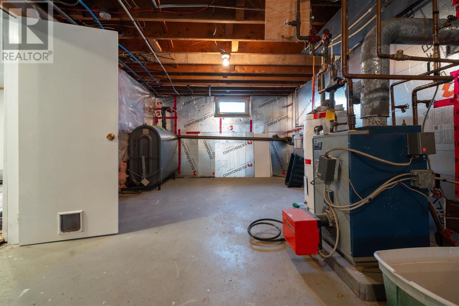 209 LOUISE STREET - 38