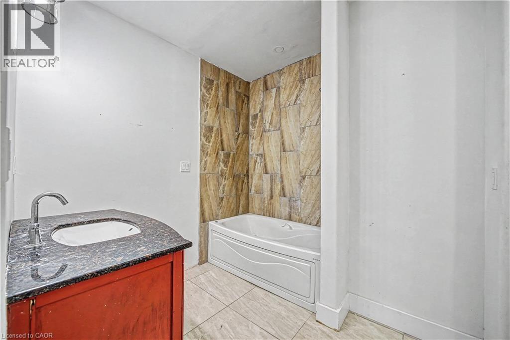36 RIVER Street, Thorold, Ontario, L0S1K0 — Photo 17