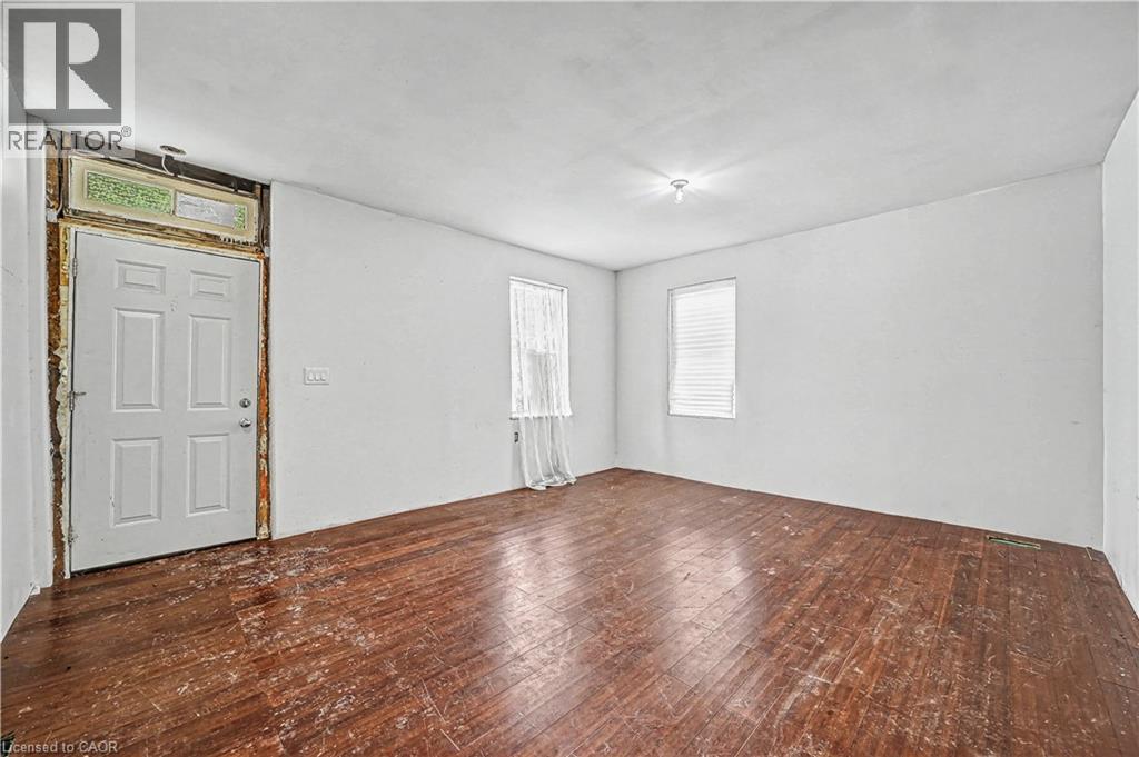 36 RIVER Street, Thorold, Ontario, L0S1K0 — Photo 5
