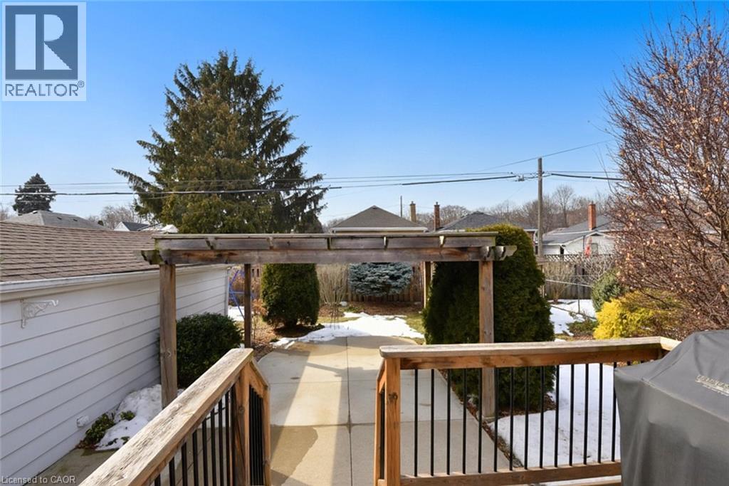 15 CONCORD Avenue, Dundas, Ontario, L9H1R5 — Photo 32