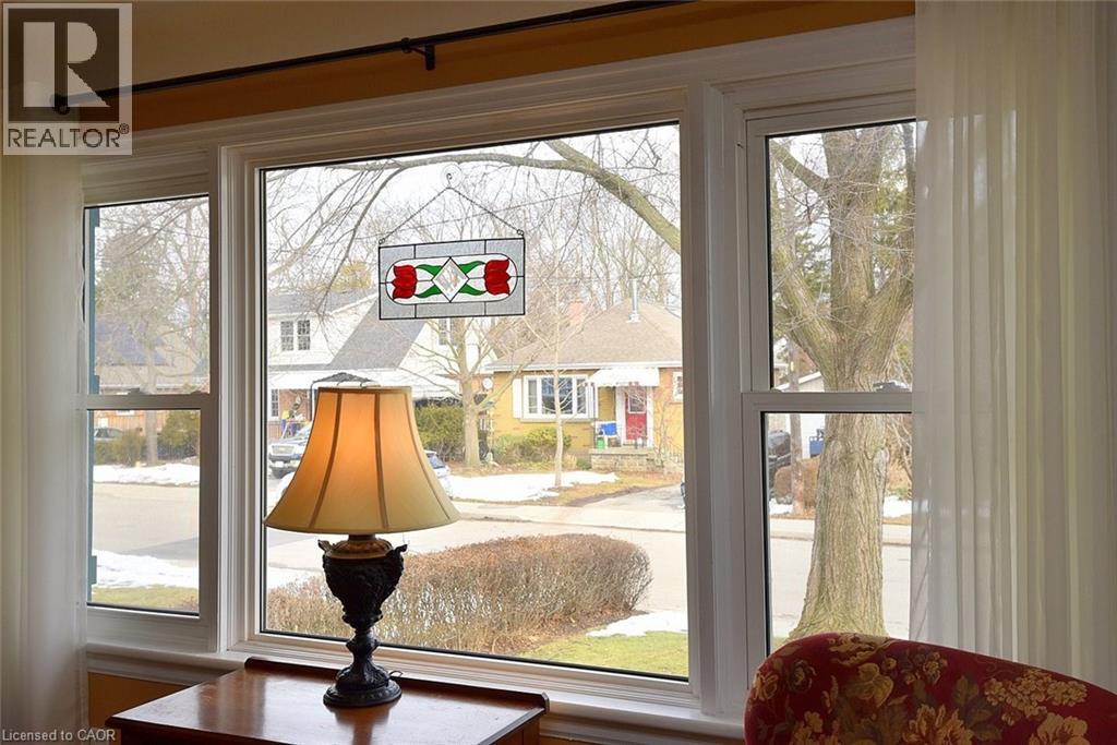 15 CONCORD Avenue, Dundas, Ontario, L9H1R5 — Photo 7