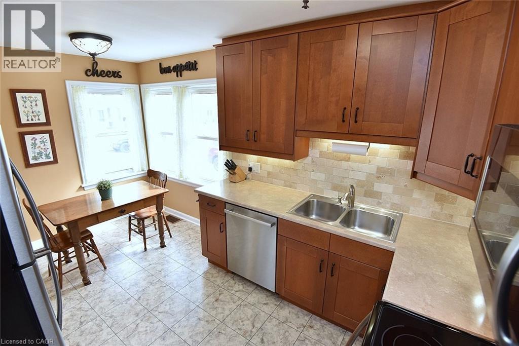 15 CONCORD Avenue, Dundas, Ontario, L9H1R5 — Photo 14