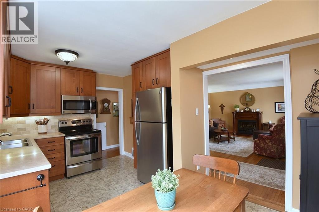 15 CONCORD Avenue, Dundas, Ontario, L9H1R5 — Photo 10
