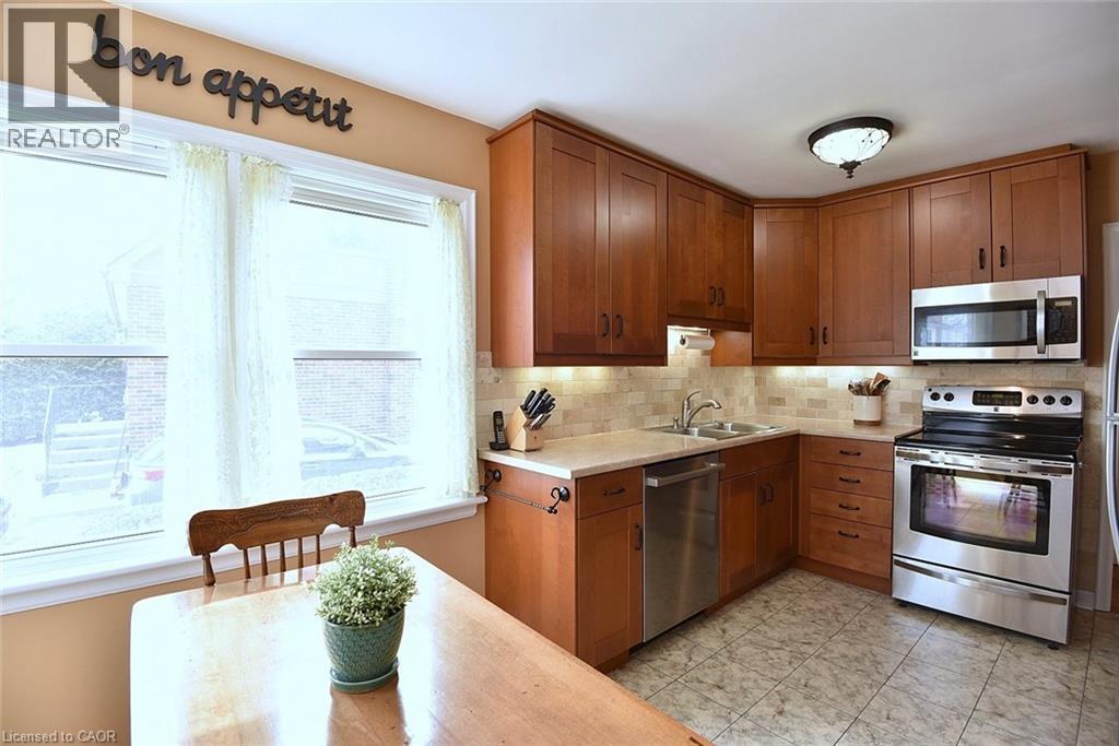 15 CONCORD Avenue, Dundas, Ontario, L9H1R5 — Photo 11