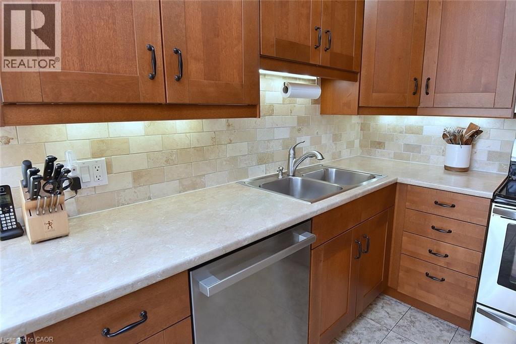 15 CONCORD Avenue, Dundas, Ontario, L9H1R5 — Photo 13