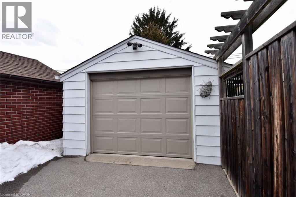 15 CONCORD Avenue, Dundas, Ontario, L9H1R5 — Photo 40