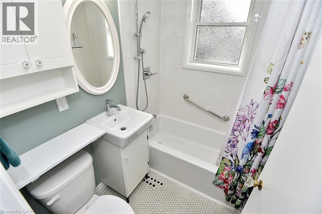 15 CONCORD Avenue, Dundas, Ontario, L9H1R5 — Photo 20