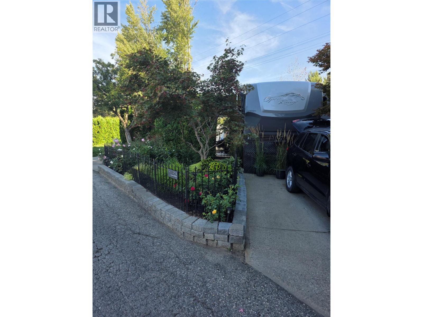 #418-415 Commonwealth Road, Kelowna