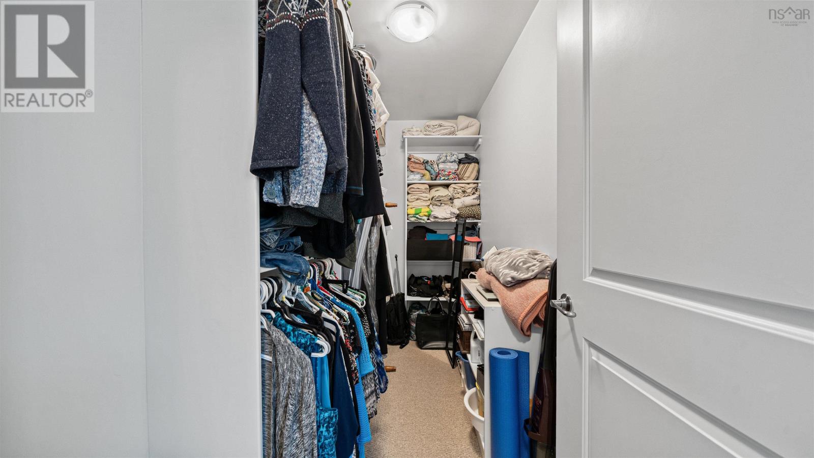 Property 32 of 50 of 33 Barnsley Court