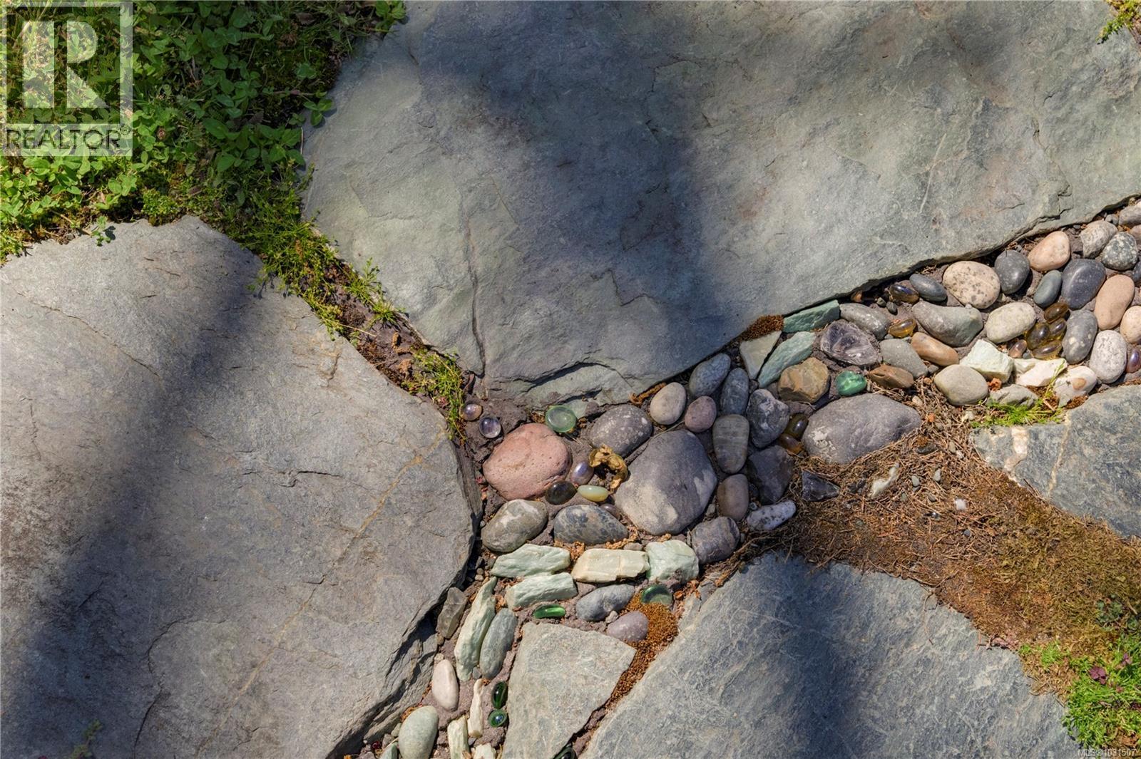 Artistic Stone Walkways... laced with Thyme and wild Strawberries.