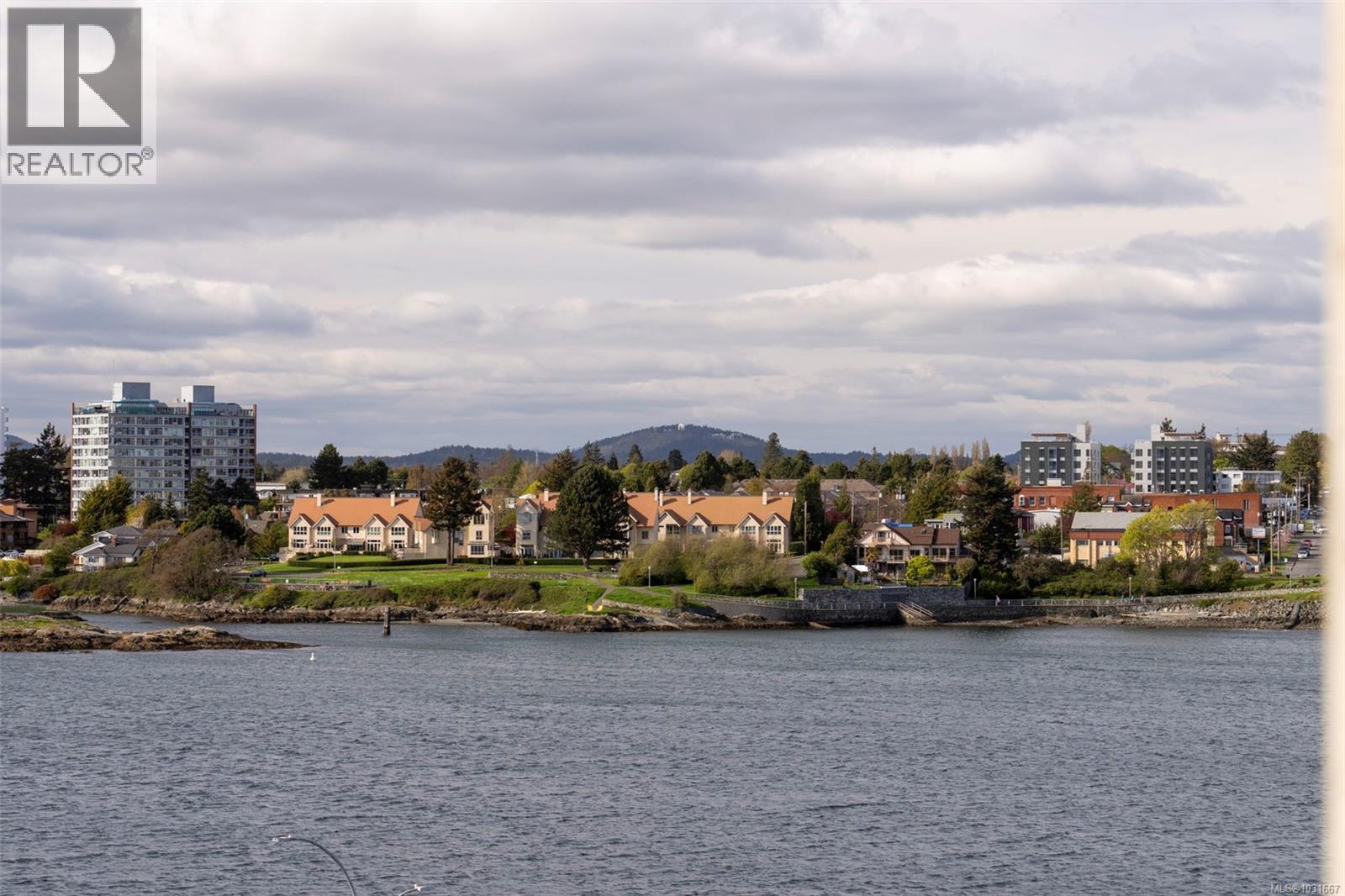 #714 21 DALLAS RD - 24