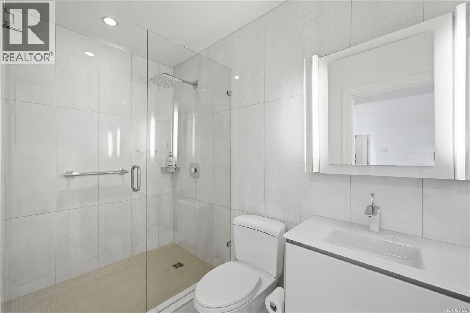 #714 21 DALLAS RD - 18