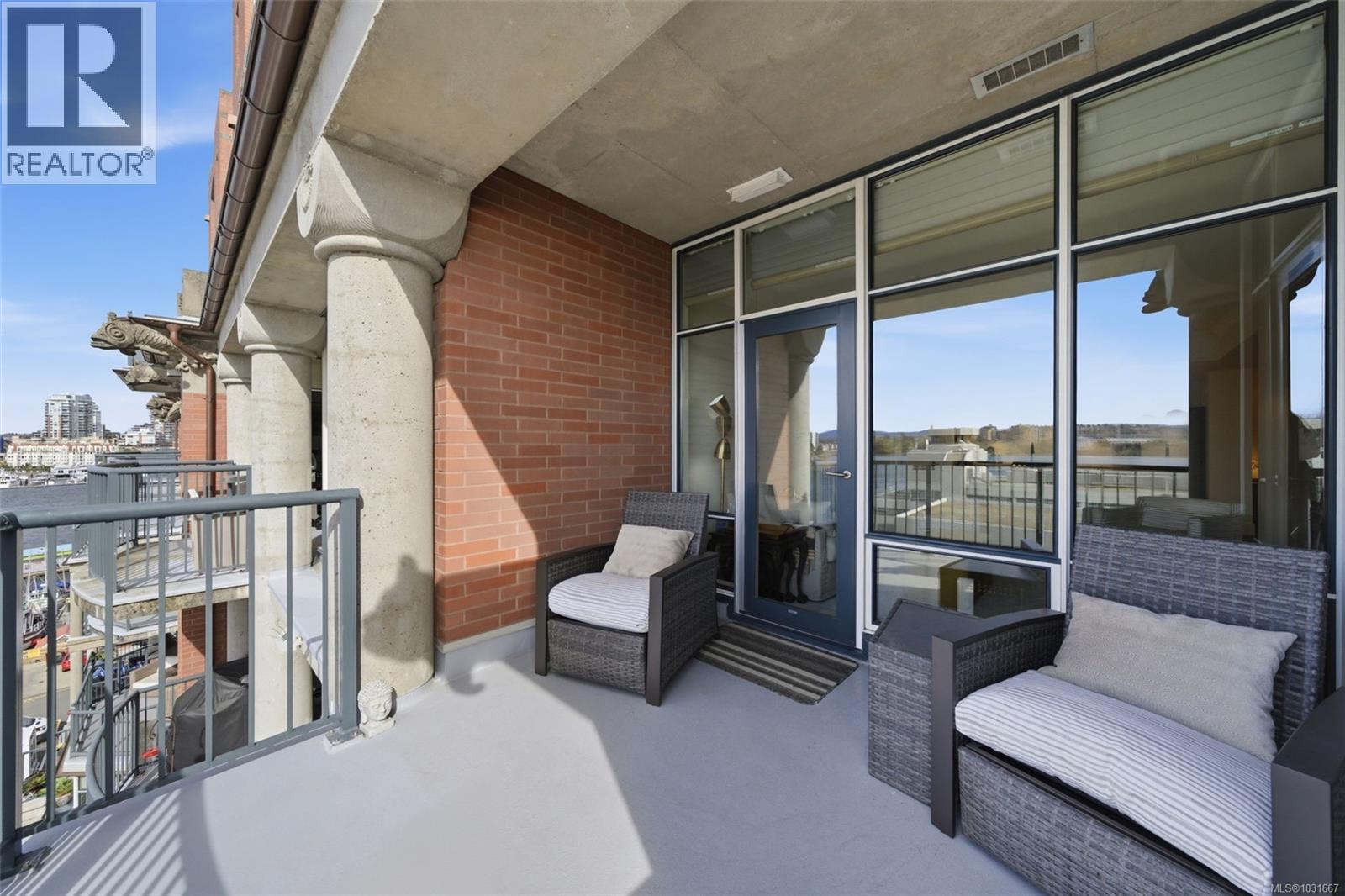 #714 21 DALLAS RD - 21