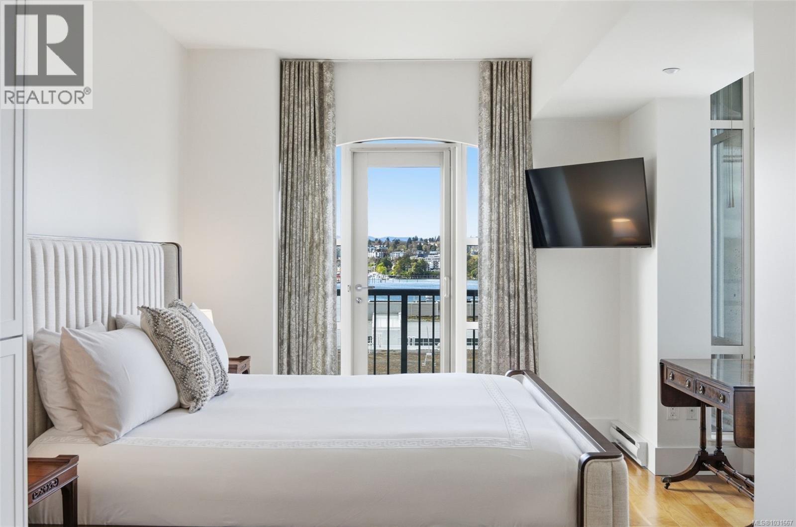 #714 21 DALLAS RD - 17