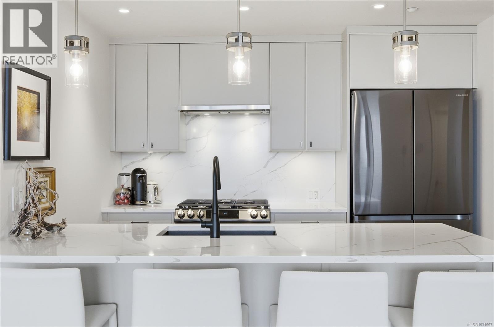 #714 21 DALLAS RD - 15