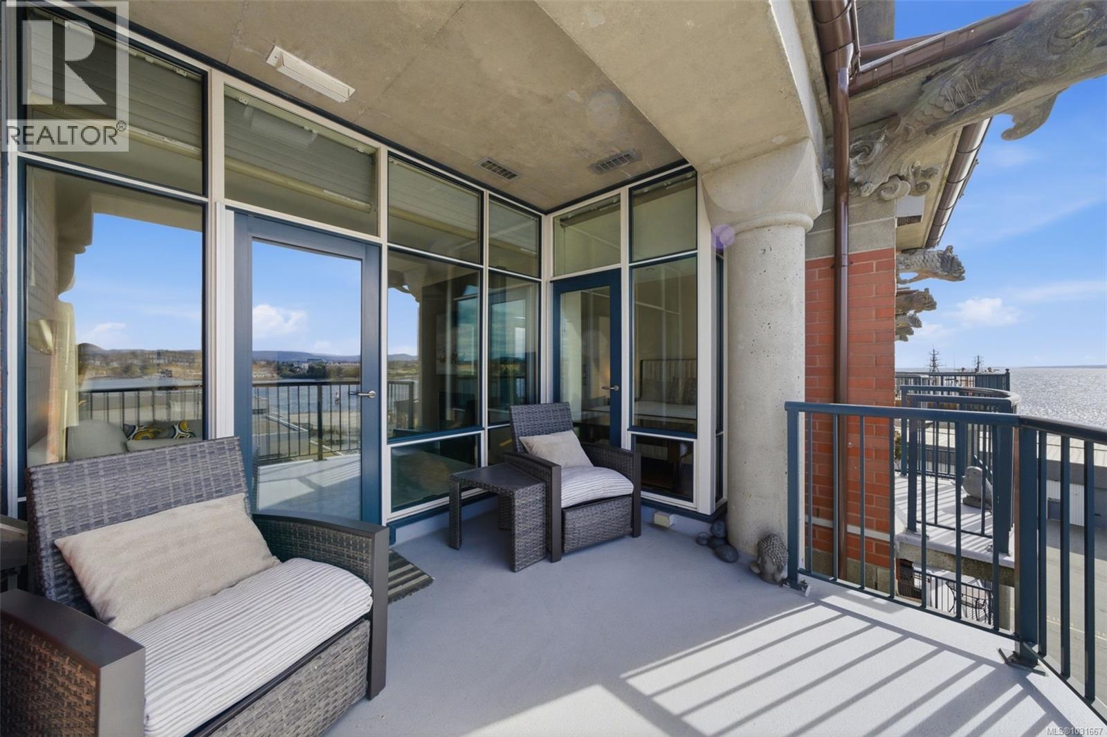 #714 21 DALLAS RD - 23