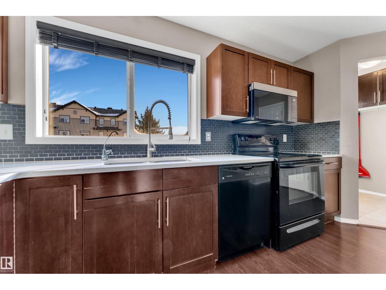 6017 213 ST NW - 16