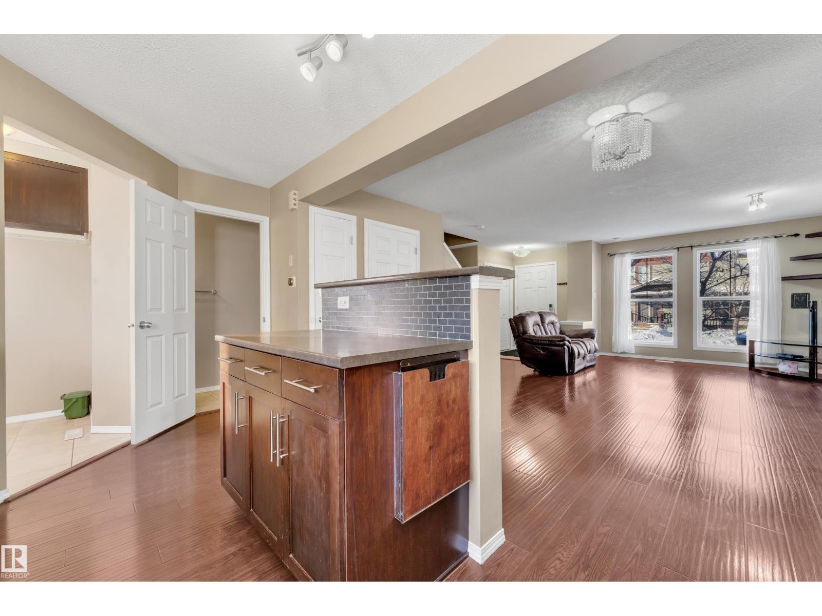 6017 213 ST NW - 17