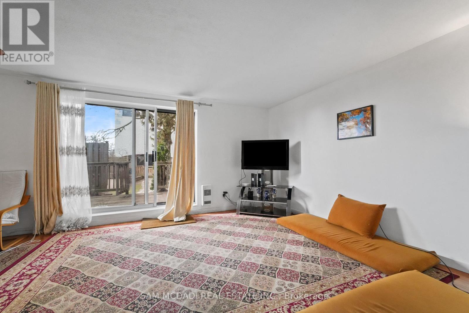 #112 1050 FALGARWOOD DRIVE - 6