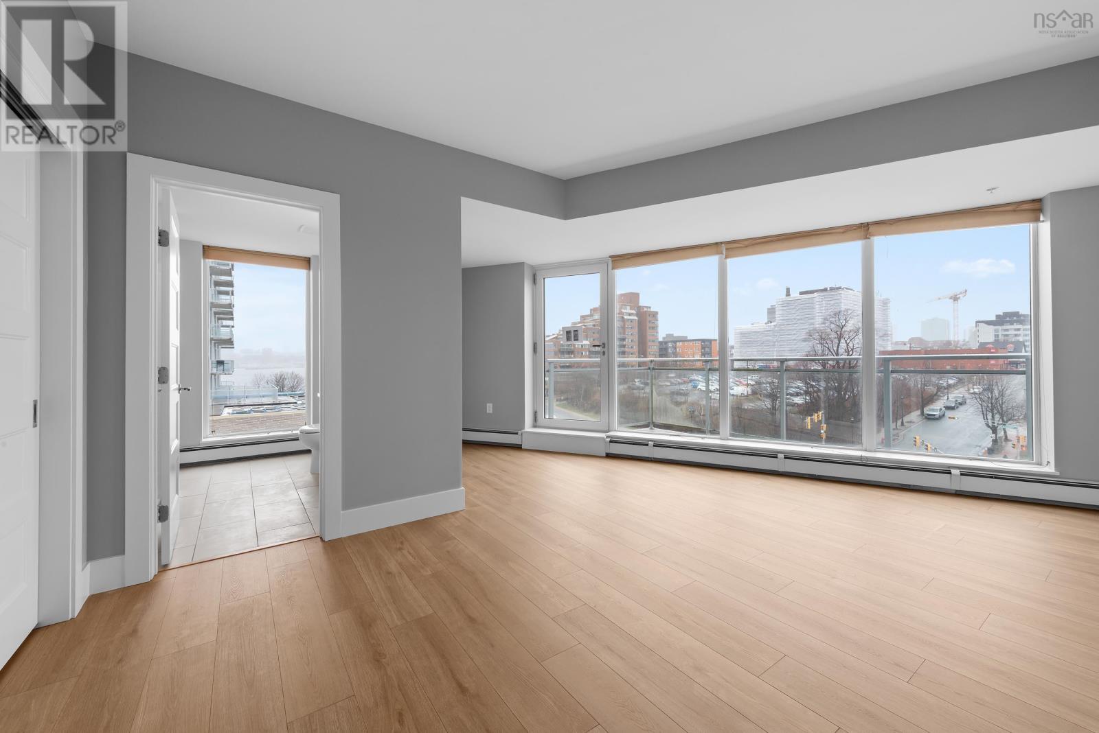 Property 11 of 27 of 506 15 Kings Wharf Place