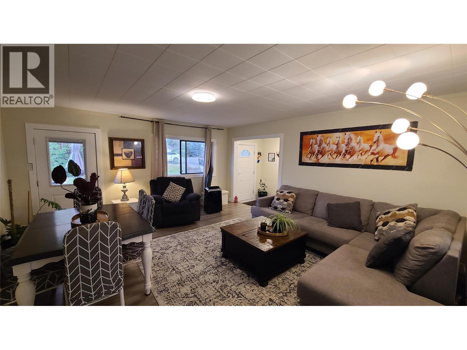  6488 Wolfcub Place Place, Oliver