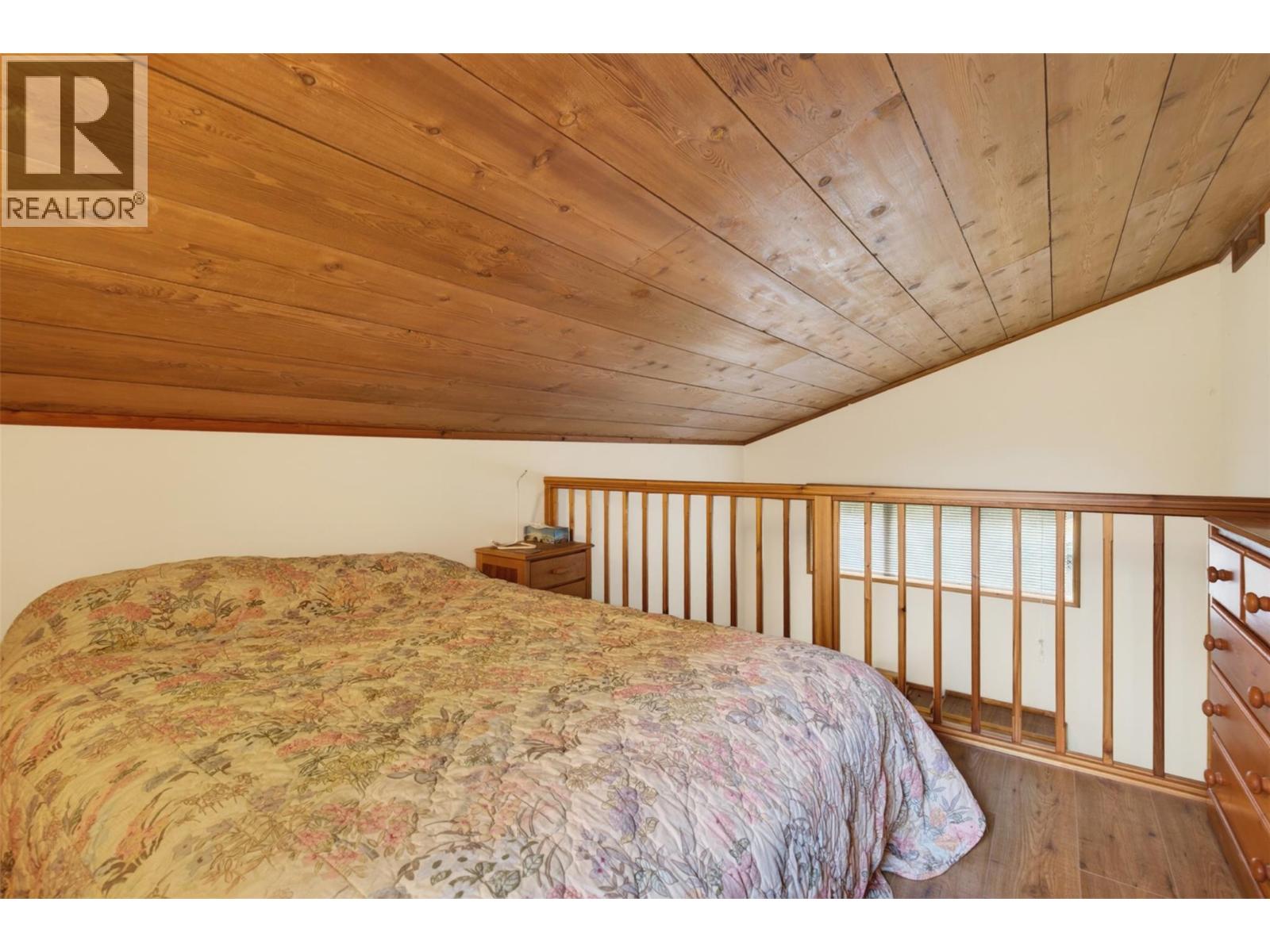 7465 SQUILAX-ANGLEMONT ROAD - 26