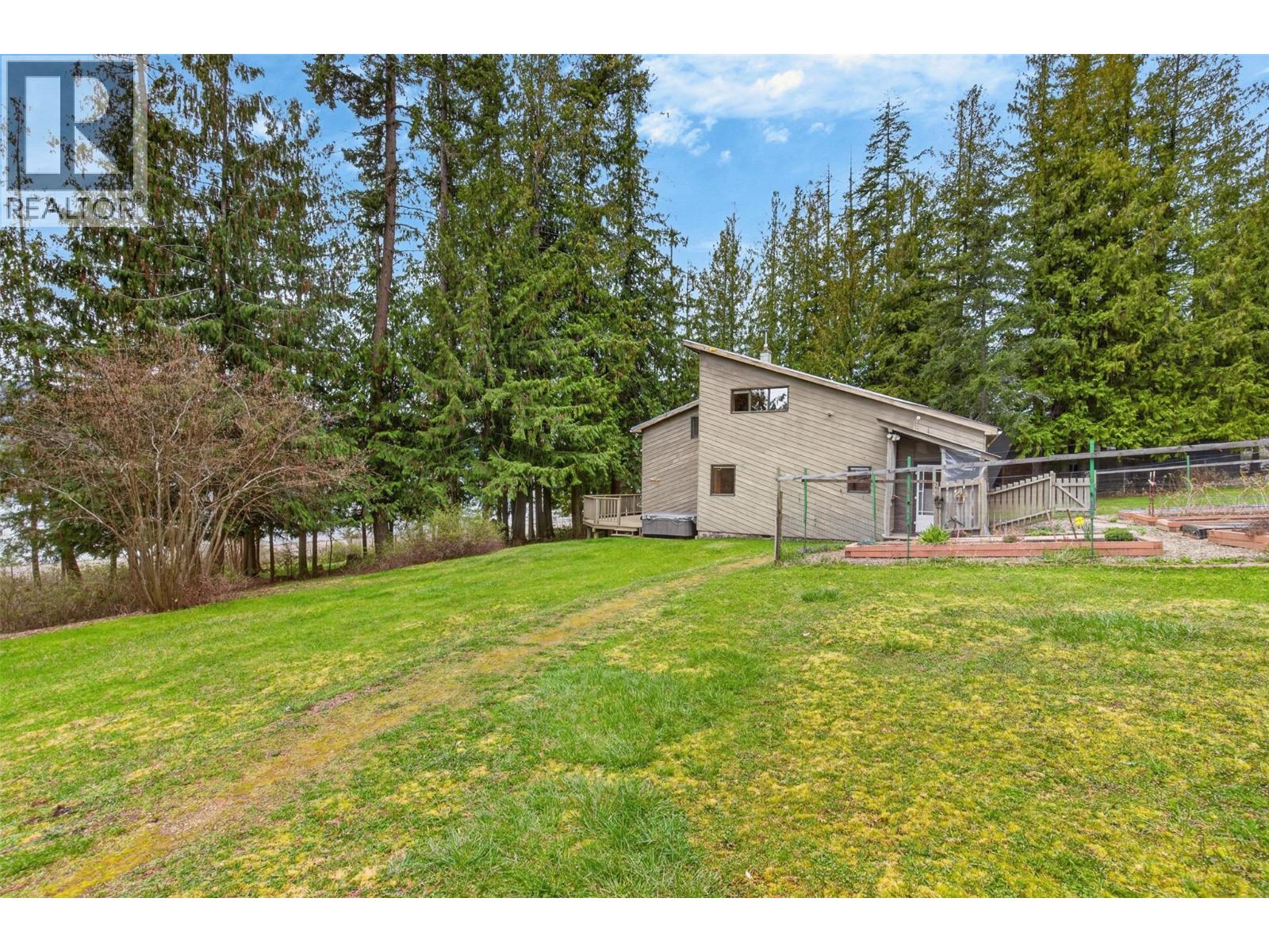 7465 SQUILAX-ANGLEMONT ROAD - 31