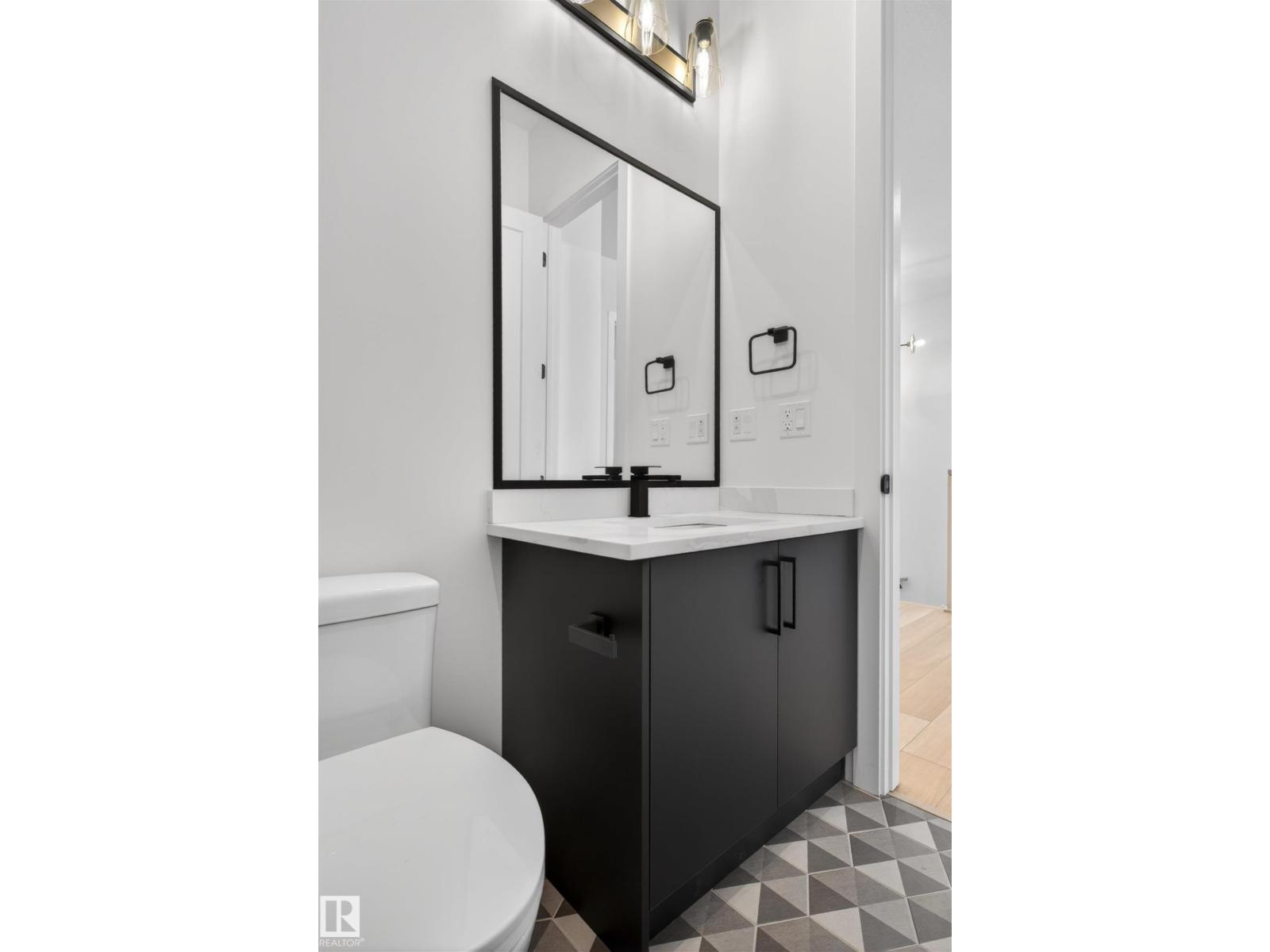 27 ROSEWOOD WY, St. Albert