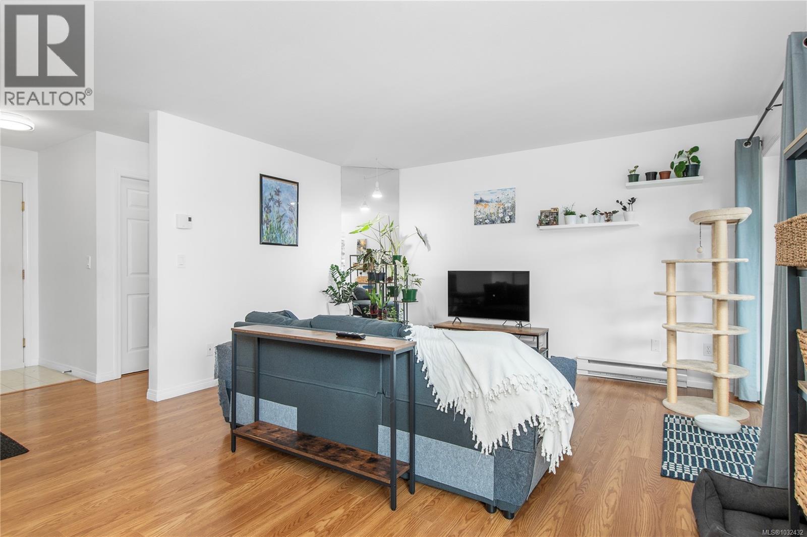 #202 2525 FITZGERALD AVE - 5