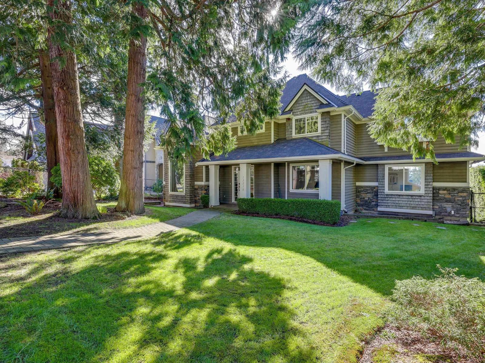 13518 MARINE DRIVE, Surrey