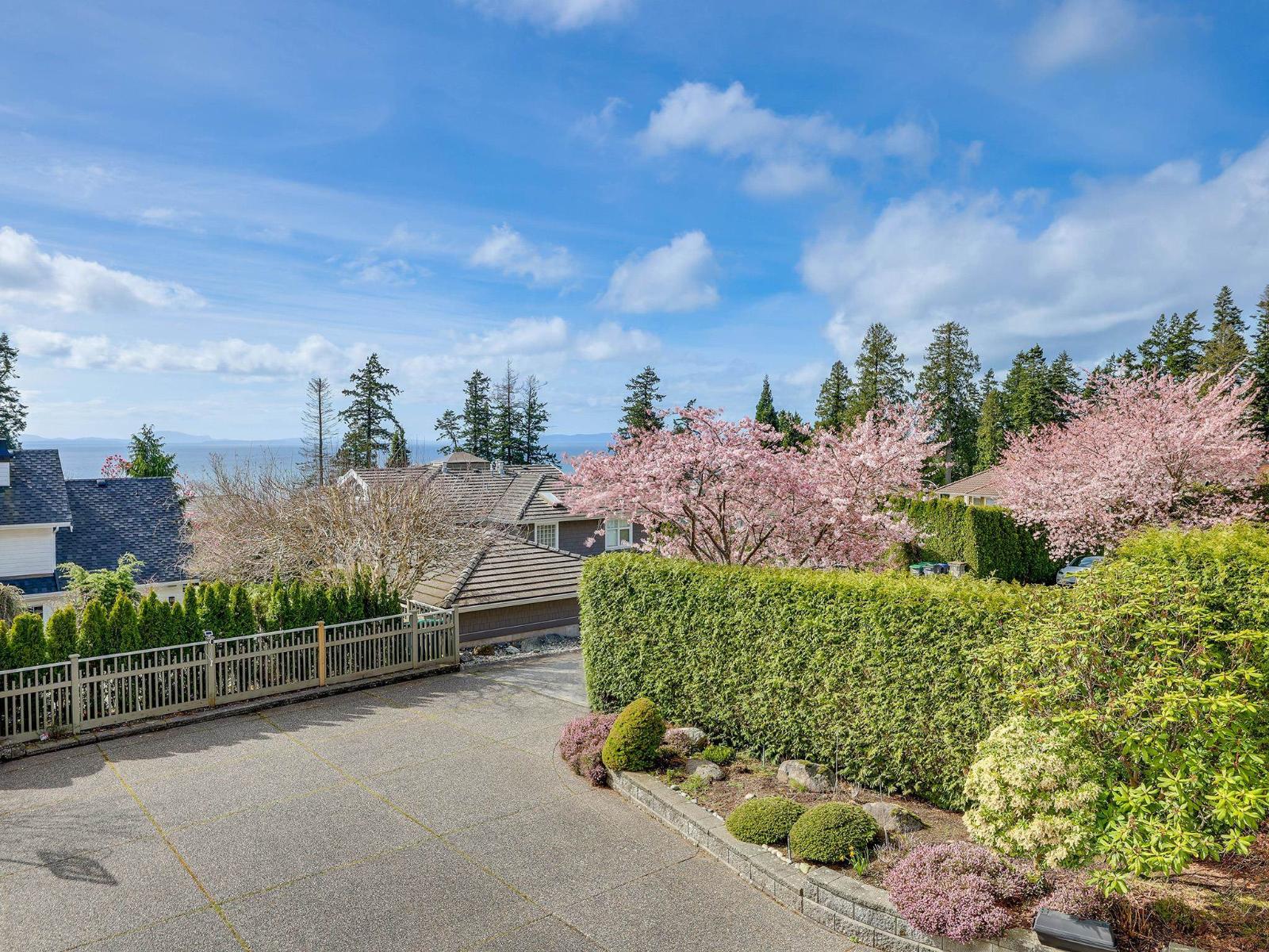 13518 MARINE DRIVE, Surrey