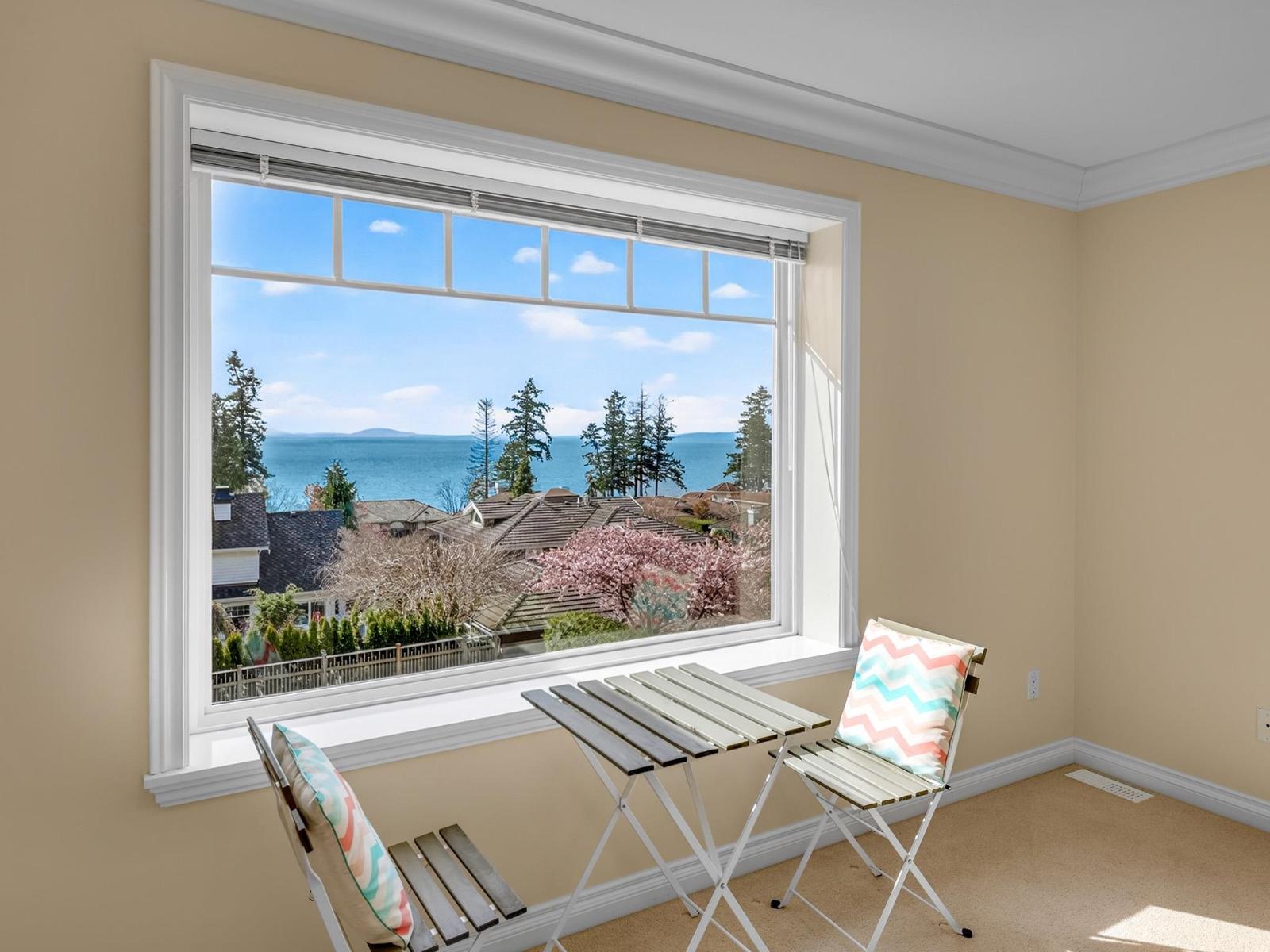 13518 MARINE DRIVE, Surrey