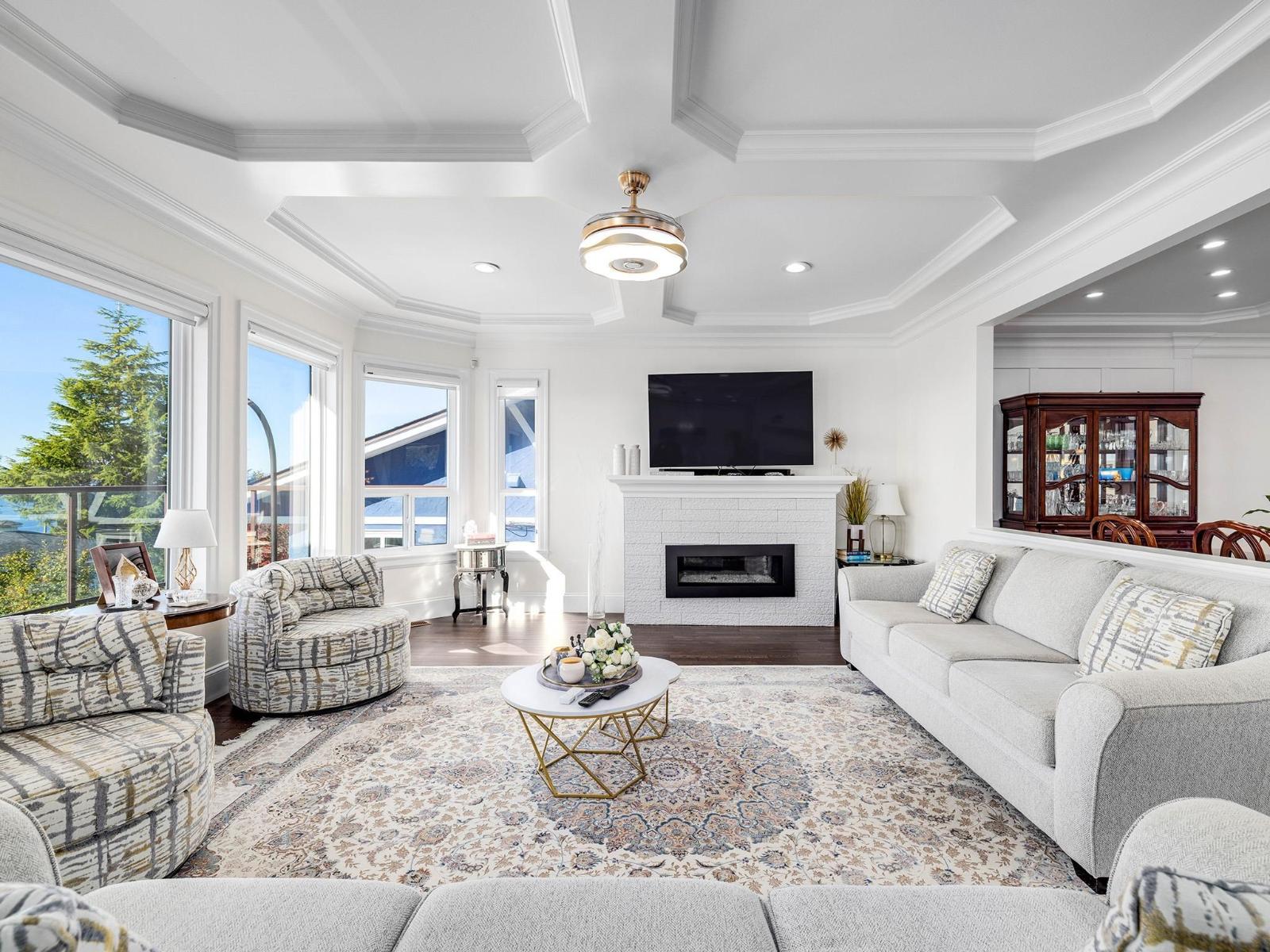 15354 ROYAL AVENUE, White Rock