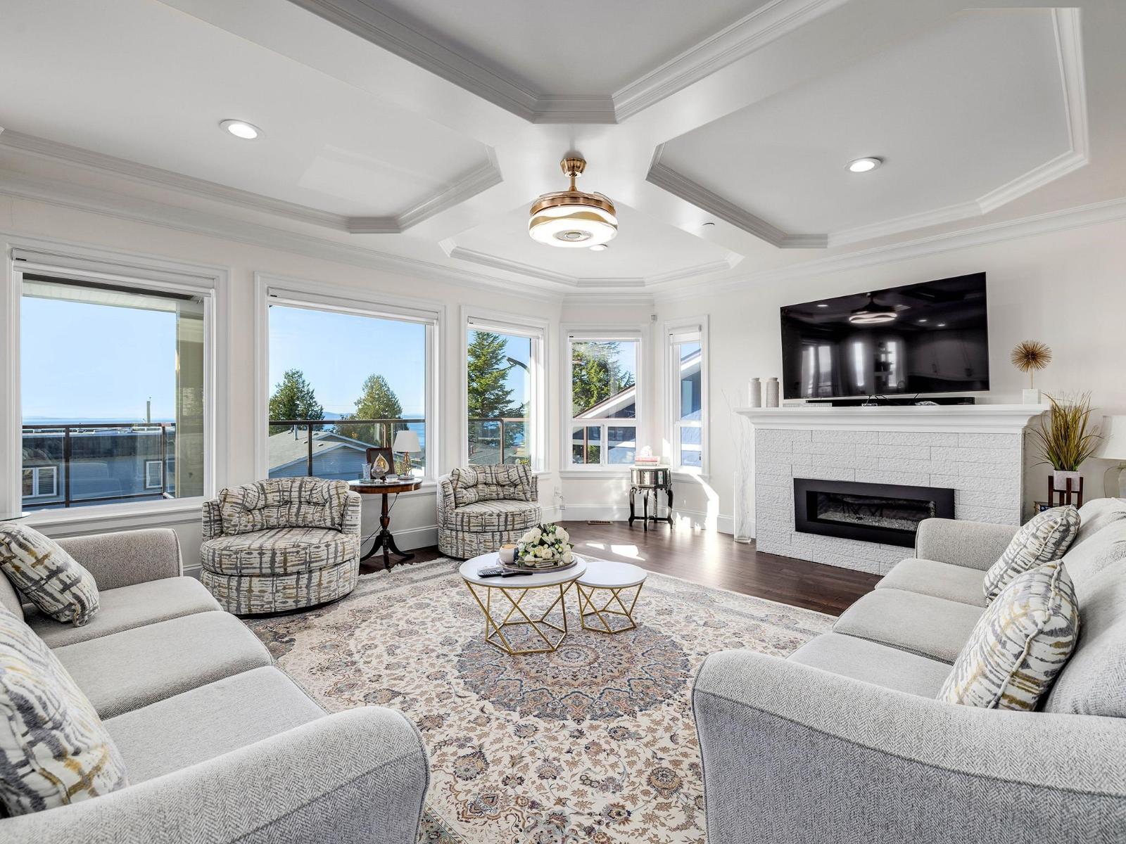 15354 ROYAL AVENUE, White Rock