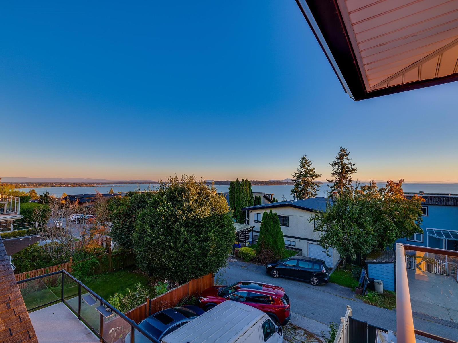 15354 ROYAL AVENUE, White Rock