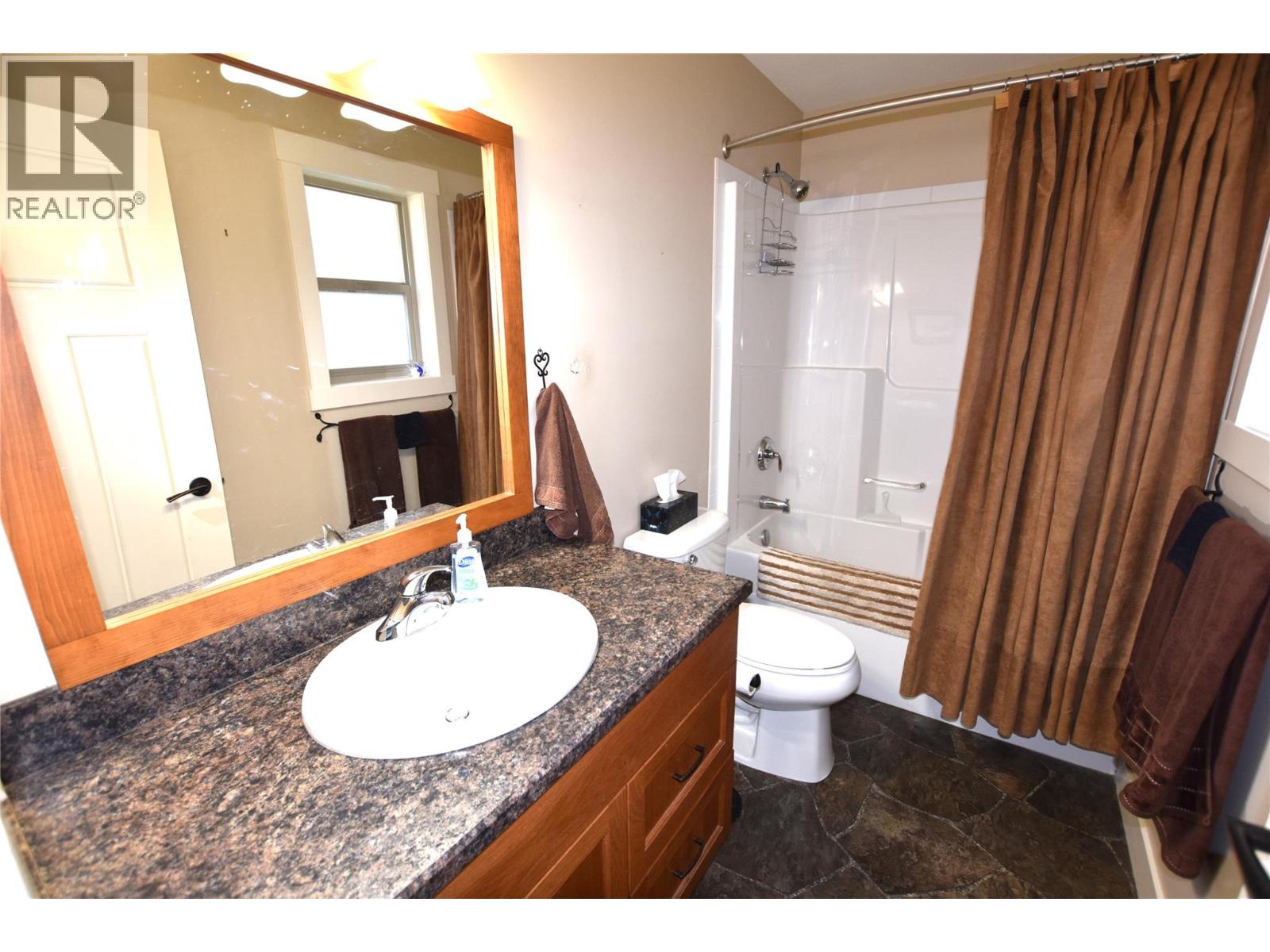 494 KINGFISHER AVENUE - 24