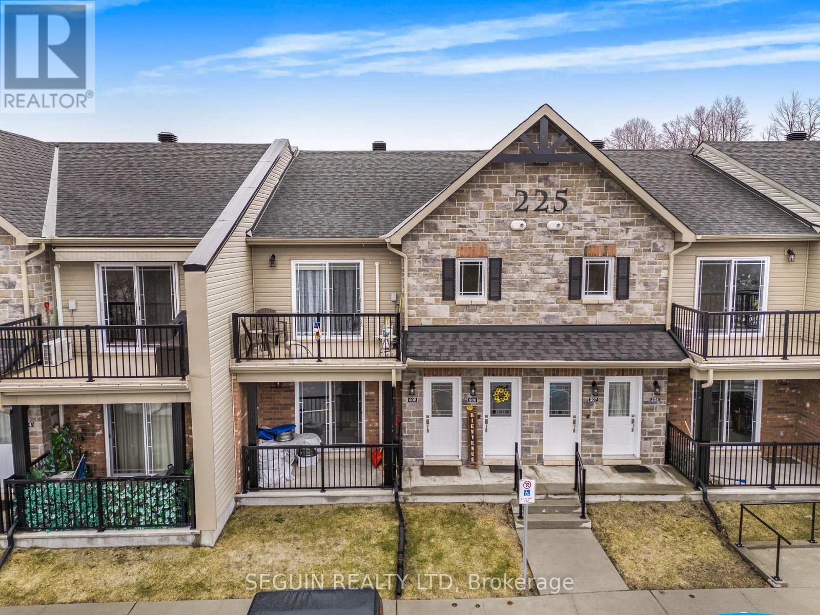 205 - 225 SPENCE AVENUE