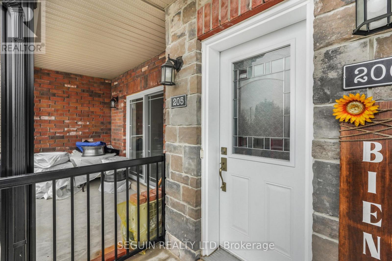 #205 225 SPENCE AVENUE - 4