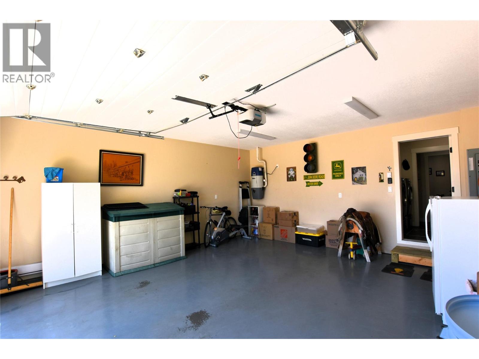 494 KINGFISHER AVENUE - 35