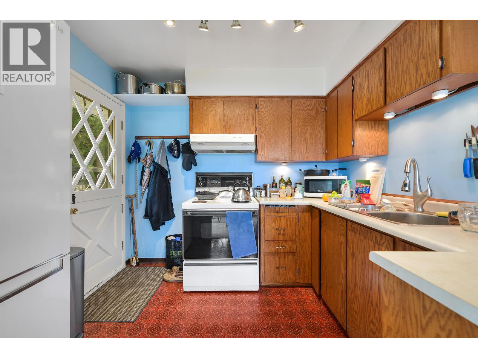 506 ARBUTUS DRIVE, Mayne Island