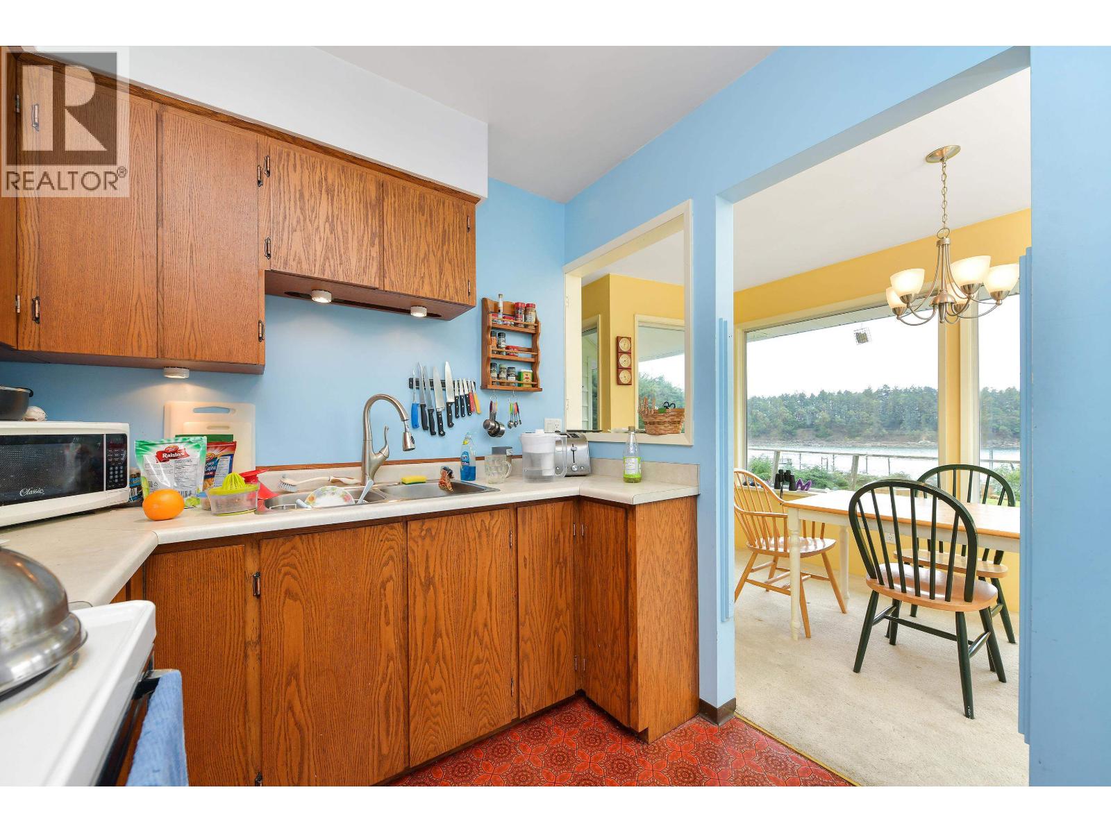 506 ARBUTUS DRIVE, Mayne Island