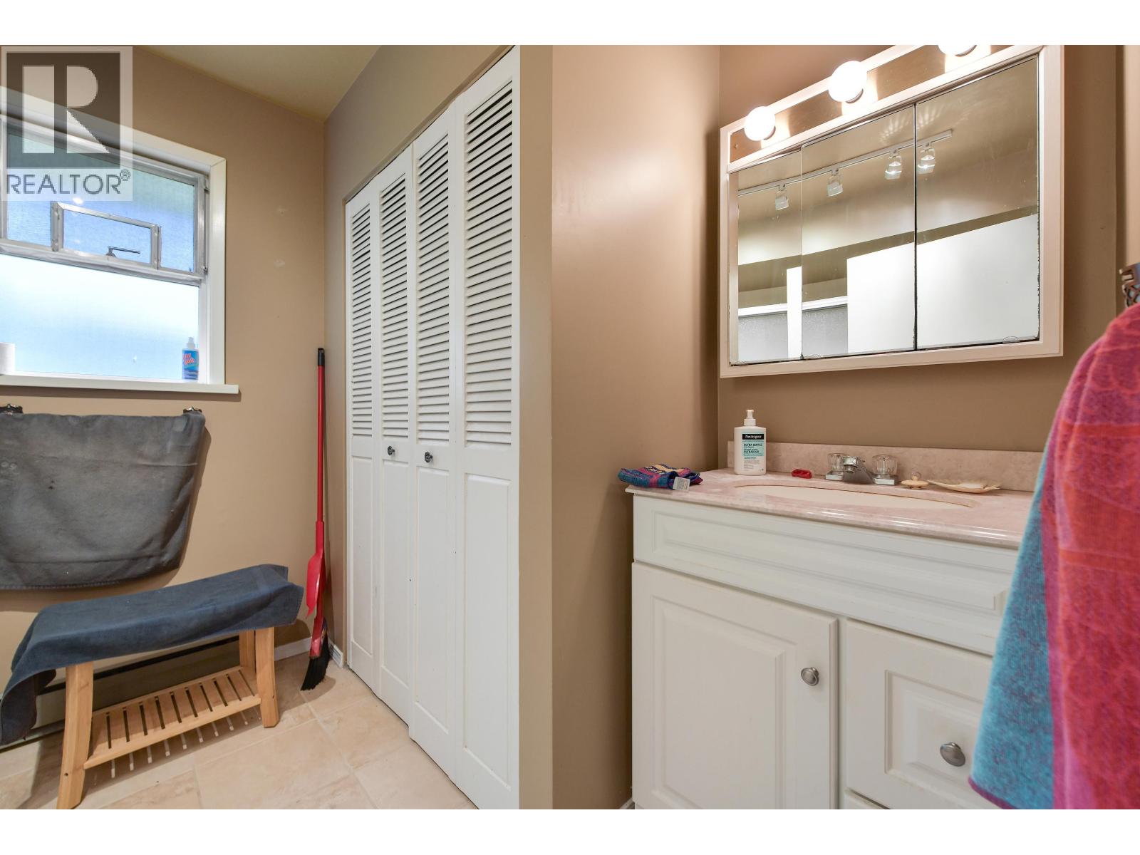 506 ARBUTUS DRIVE, Mayne Island