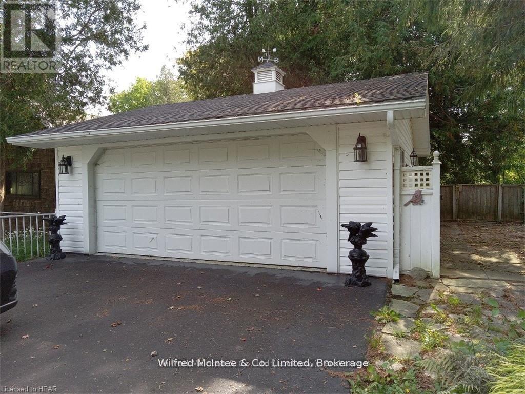 83 DUNCAN STREET S - 9