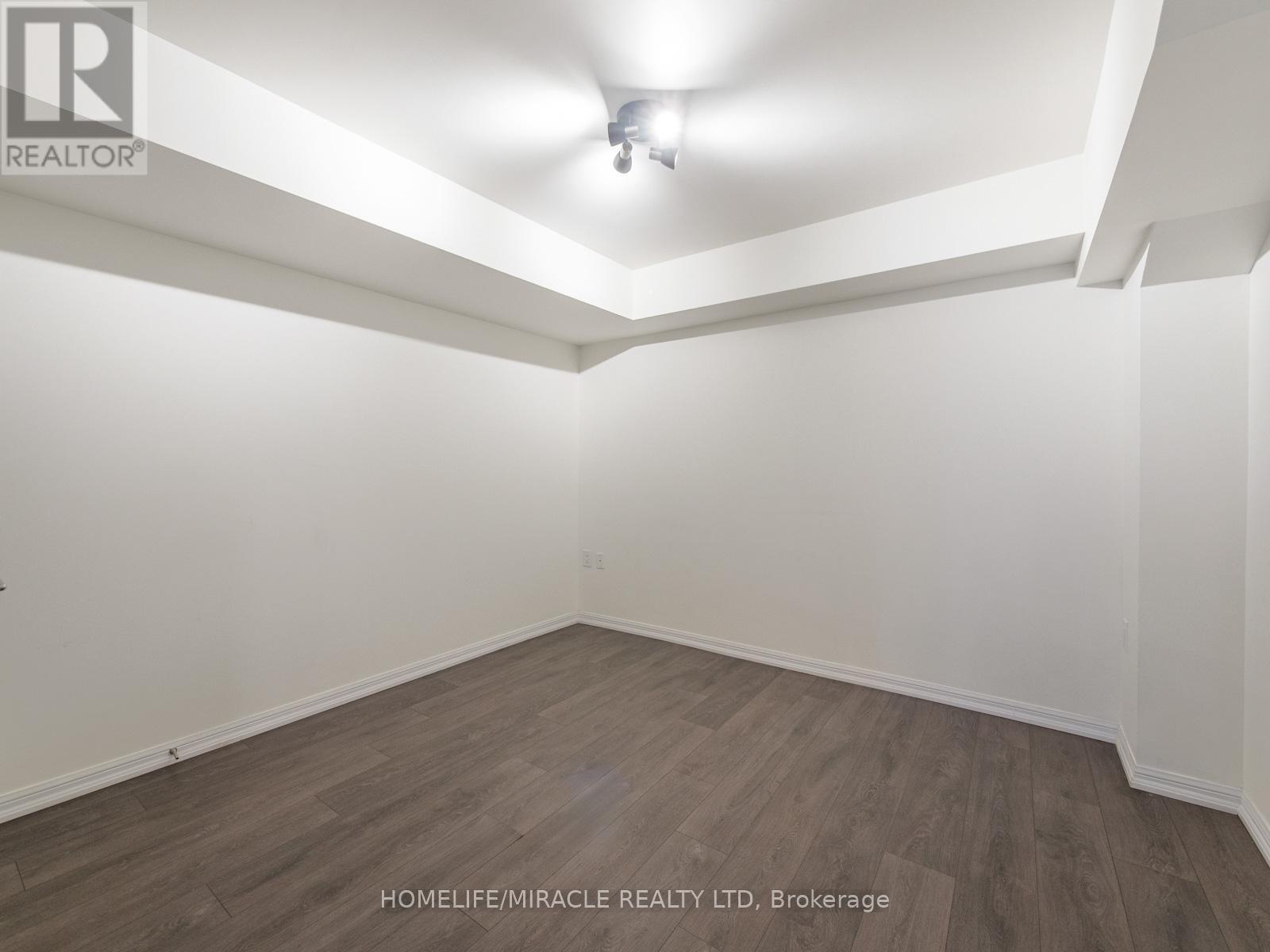 103 - 125 WESTERN BATTERY ROAD — photo 23