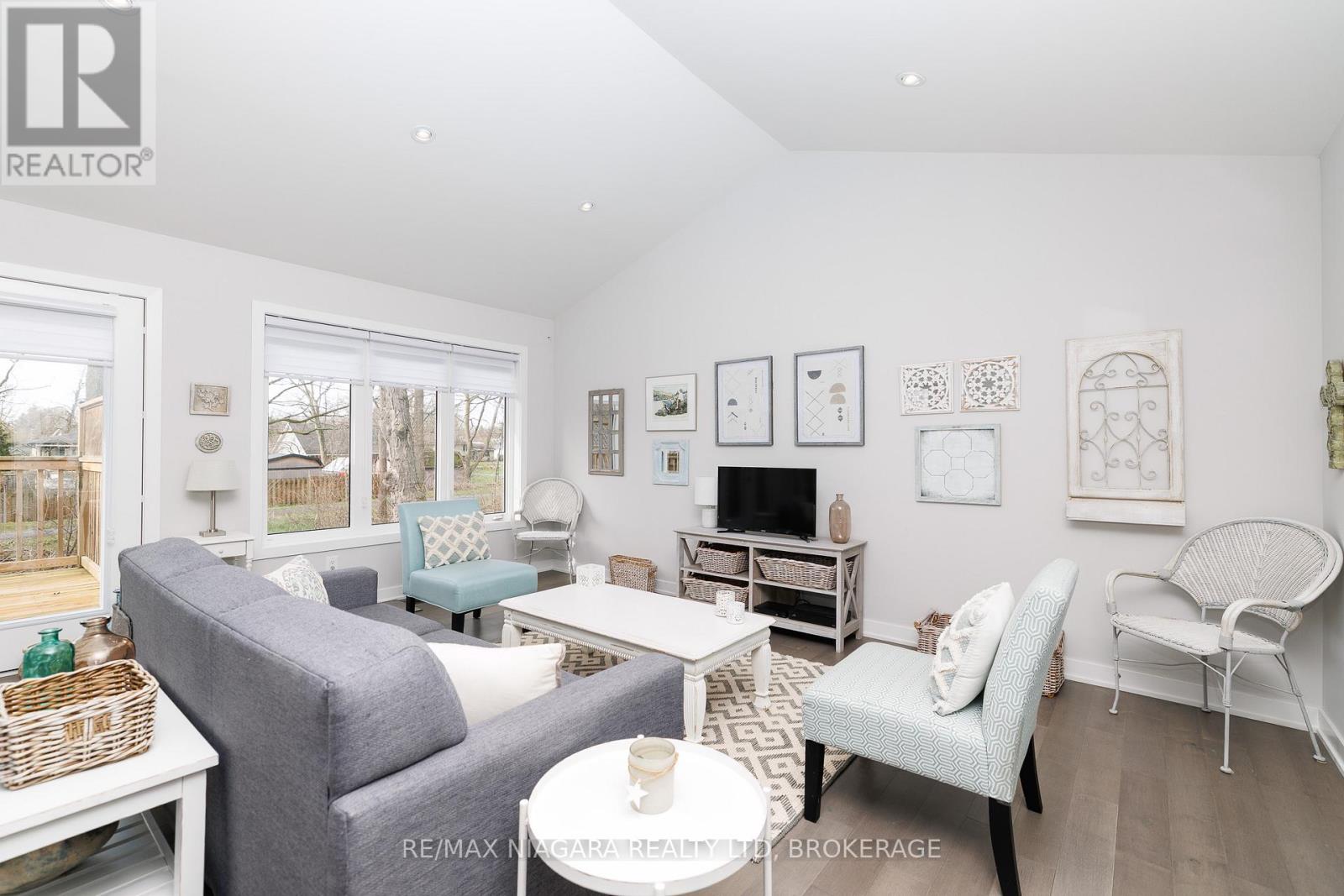 3619 HIBBARD STREET - 10