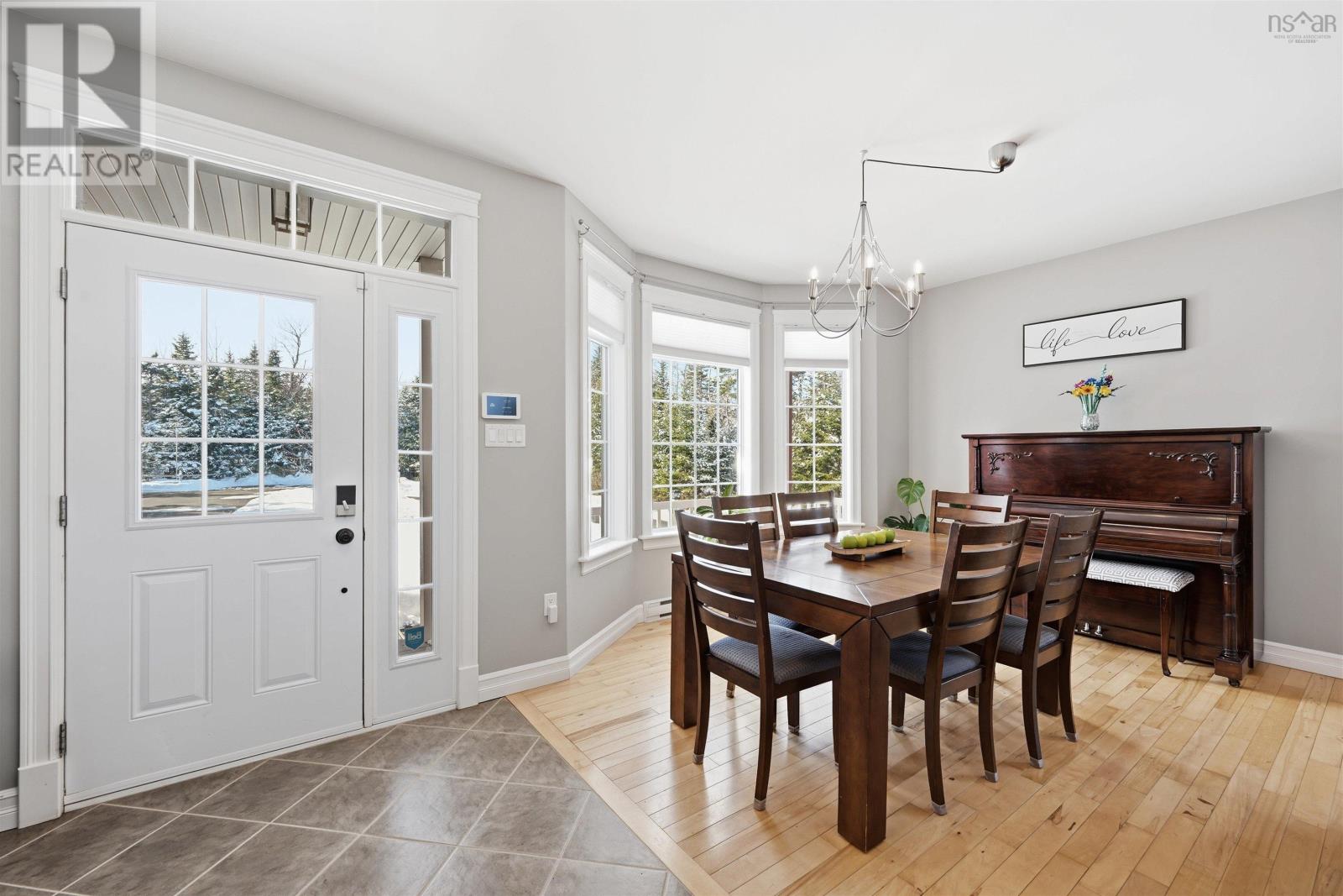 Property 8 of 50 of 124 Murray Road