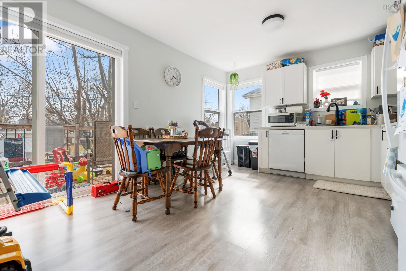 Property 12 of 21 of 99 POPLAR Street