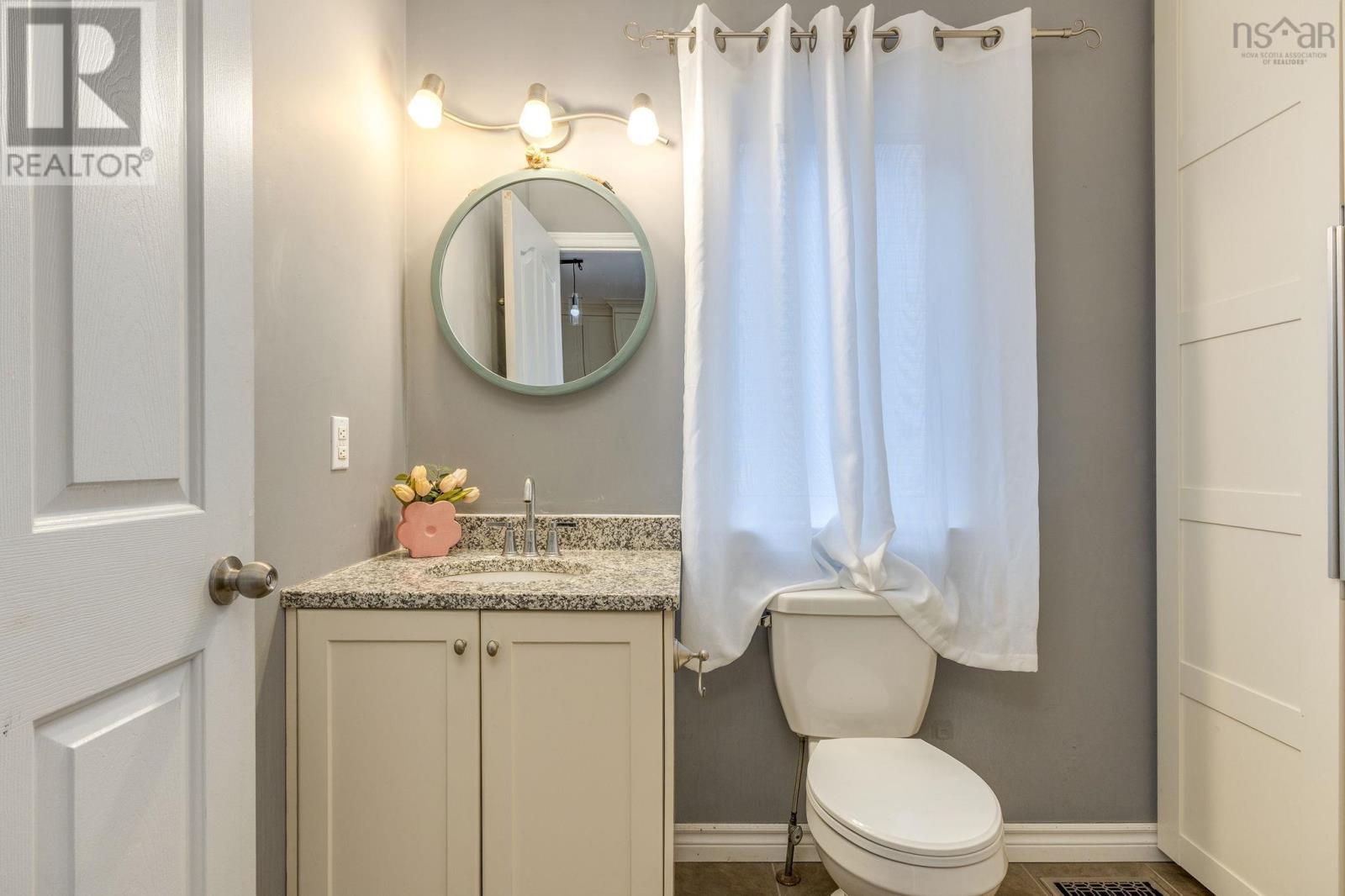 Property 20 of 44 of 53 Heathside Crescent