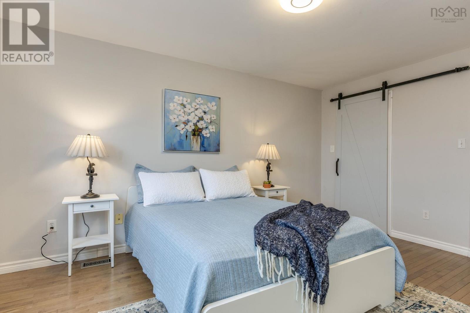 Property 24 of 44 of 53 Heathside Crescent